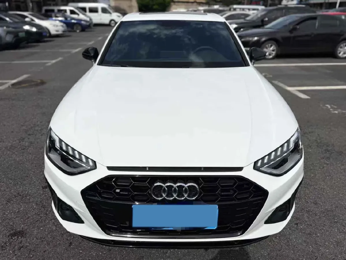 2024 Audi A4L 2.0T 190HP L4 7DCT,autocango,china used car exporter,china ev exporter,chinese used car exporter,chinese used ev exporter