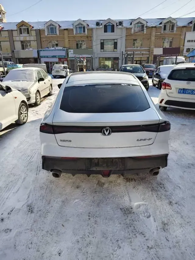 2023 ChangAn UNI-V iDD 1.5T 170HP L4 6TCT PHEV 18.4KWH,autocango,china used car exporter,china ev exporter,chinese used car exporter,chinese used ev exporter