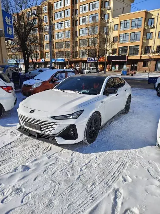 2023 ChangAn UNI-V iDD 1.5T 170HP L4 6TCT PHEV 18.4KWH