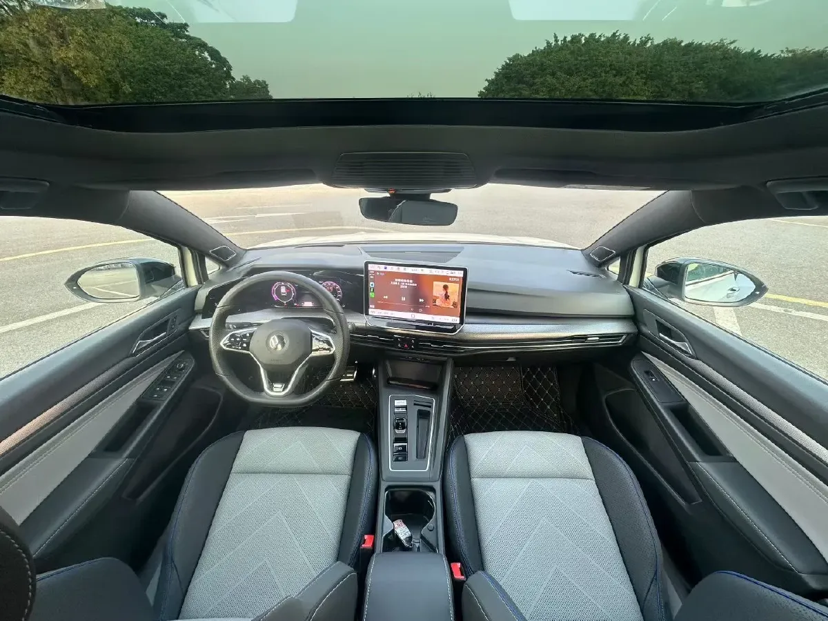 2025 Volkswagen Golf 1.5T 160HP L4 7DCT,autocango,china used car exporter,china ev exporter,chinese used car exporter,chinese used ev exporter