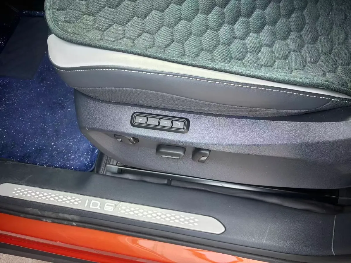 2021 Volkswagen ID.6 Crozz BEV 84.8KWH,autocango,china used car exporter,china ev exporter,chinese used car exporter,chinese used ev exporter