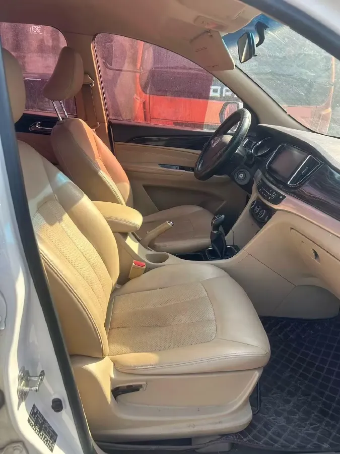 2016 BaoJun 730 1.5L 112HP L4 5MT,autocango,china used car exporter,china ev exporter,chinese used car exporter,chinese used ev exporter