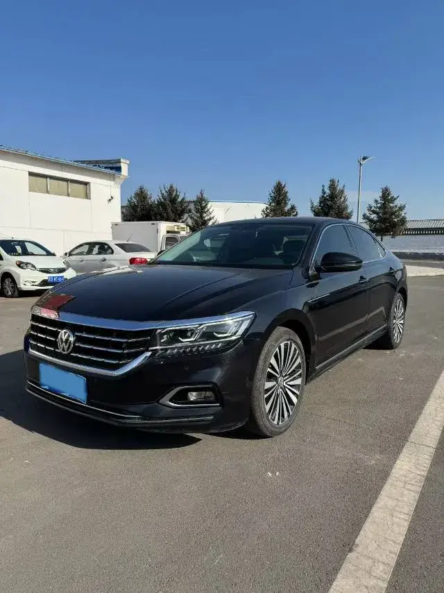 2019 Volvo V40 1.5T 152HP L4 6AT