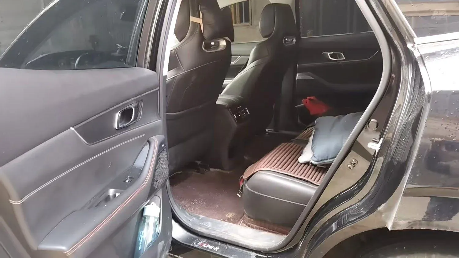 2021 ChangAn UNI-K 2.0T 233HP L4 8AT,autocango,china used car exporter,china ev exporter,chinese used car exporter,chinese used ev exporter