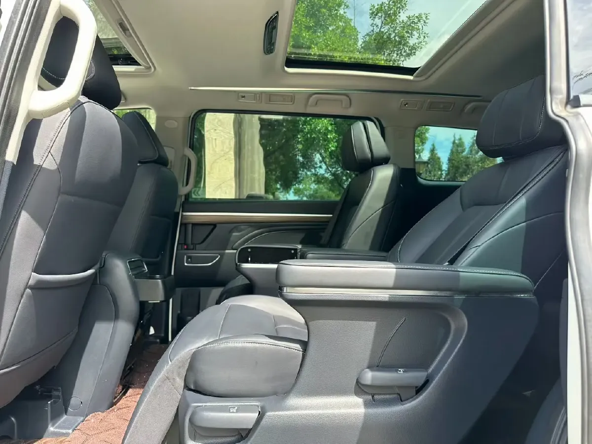 2021 GAC Trumpchi M8 2.0T 252HP L4 8AT,autocango,china used car exporter,china ev exporter,chinese used car exporter,chinese used ev exporter