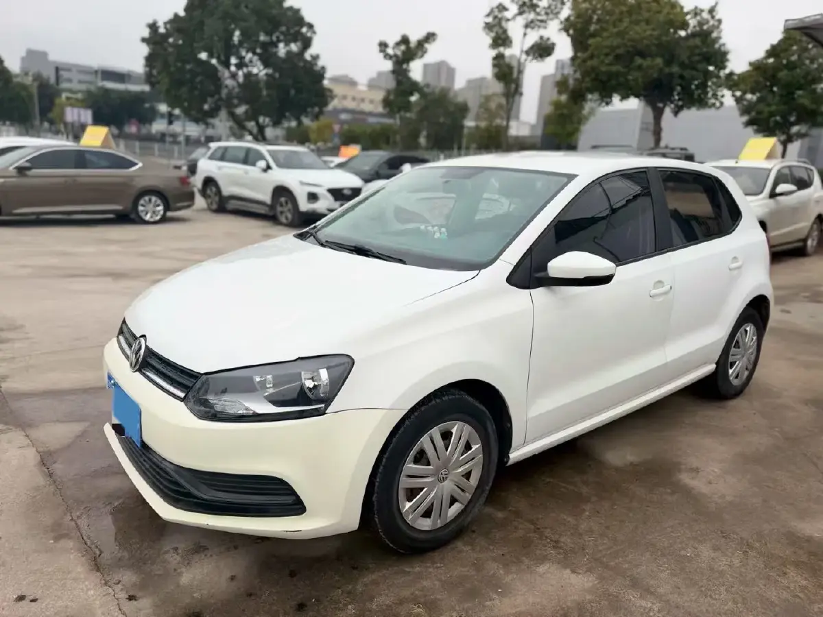 2016 Volkswagen Polo 1.4L 90HP L4 6AT