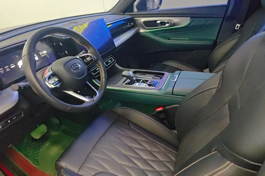 2022 GAC Trumpchi GS8 2.0T 252HP L4 8AT,autocango,china used car exporter,china ev exporter,chinese used car exporter,chinese used ev exporter