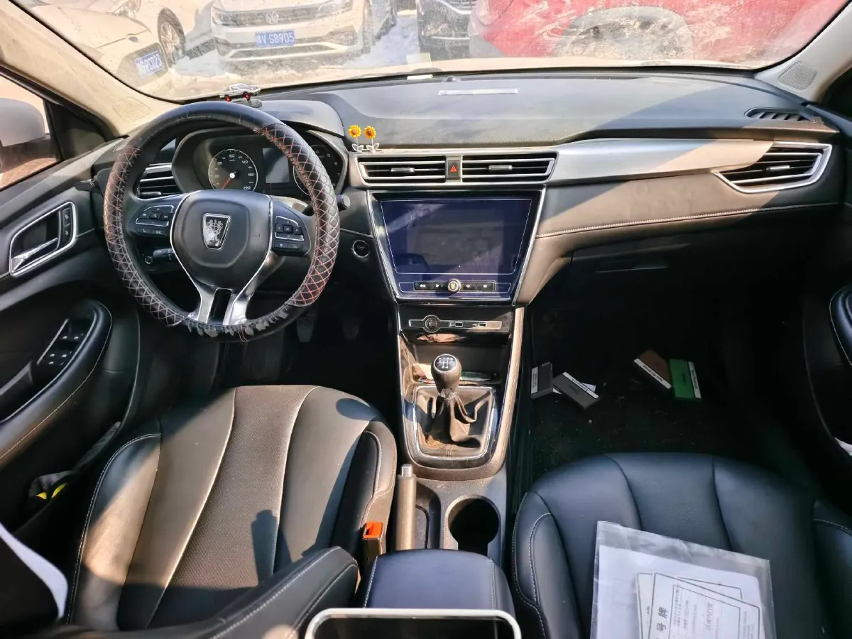 2019 Roewe i5 1.5L 120HP L4 5MT,autocango,china used car exporter,china ev exporter,chinese used car exporter,chinese used ev exporter