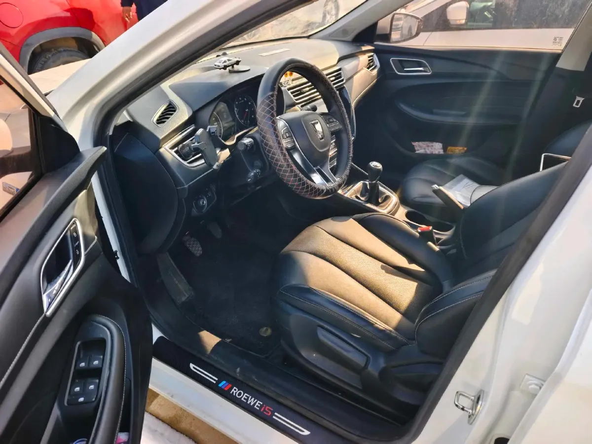 2019 Roewe i5 1.5L 120HP L4 5MT,autocango,china used car exporter,china ev exporter,chinese used car exporter,chinese used ev exporter