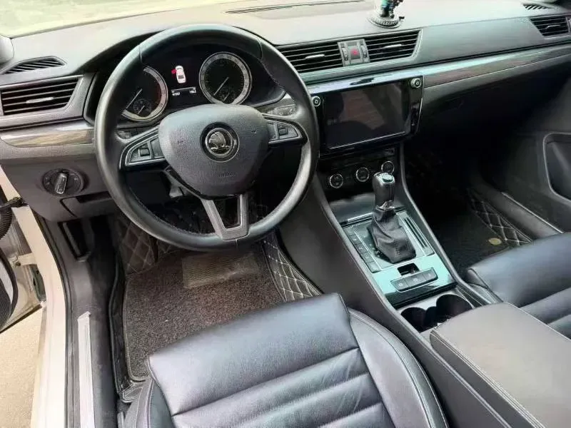 2016 Skoda Superb 1.8T 180HP L4 7DCT,autocango,china used car exporter,china ev exporter,chinese used car exporter,chinese used ev exporter