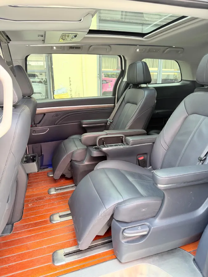 2021 GAC Trumpchi M8 2.0T 252HP L4 8AT,autocango,china used car exporter,china ev exporter,chinese used car exporter,chinese used ev exporter