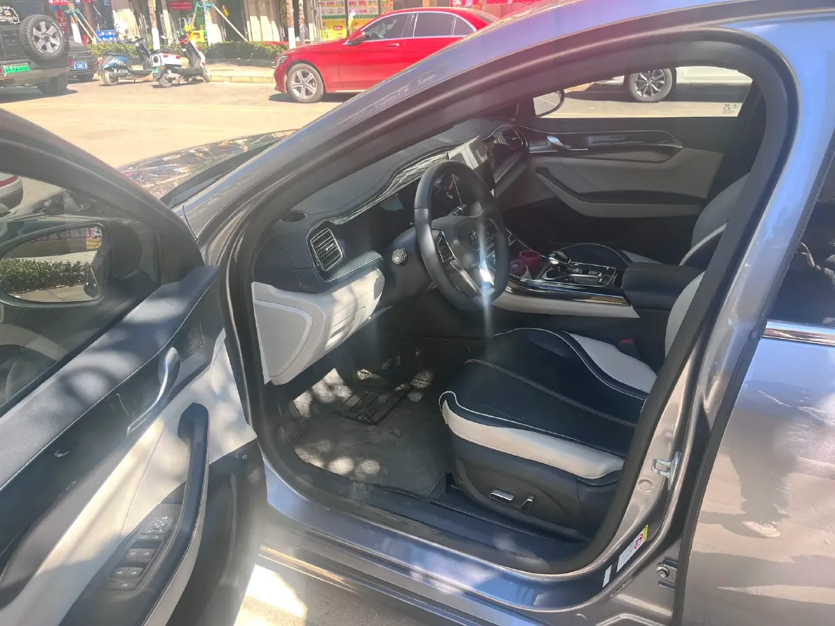 2021 Haval F7 1.5T 169HP L4 7DCT,autocango,china used car exporter,china ev exporter,chinese used car exporter,chinese used ev exporter