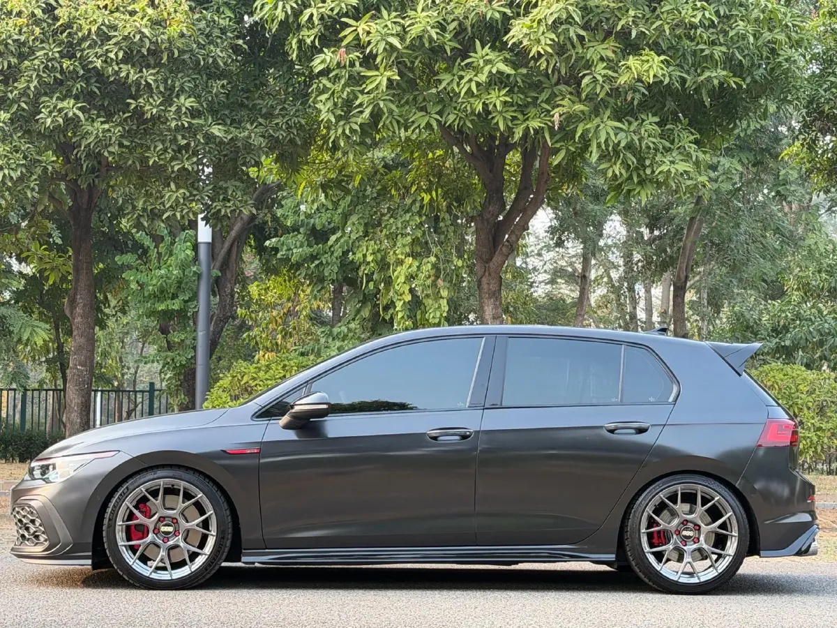 2023 Volkswagen GolfGTI 2.0T 220HP L4 7DCT,autocango,china used car exporter,china ev exporter,chinese used car exporter,chinese used ev exporter