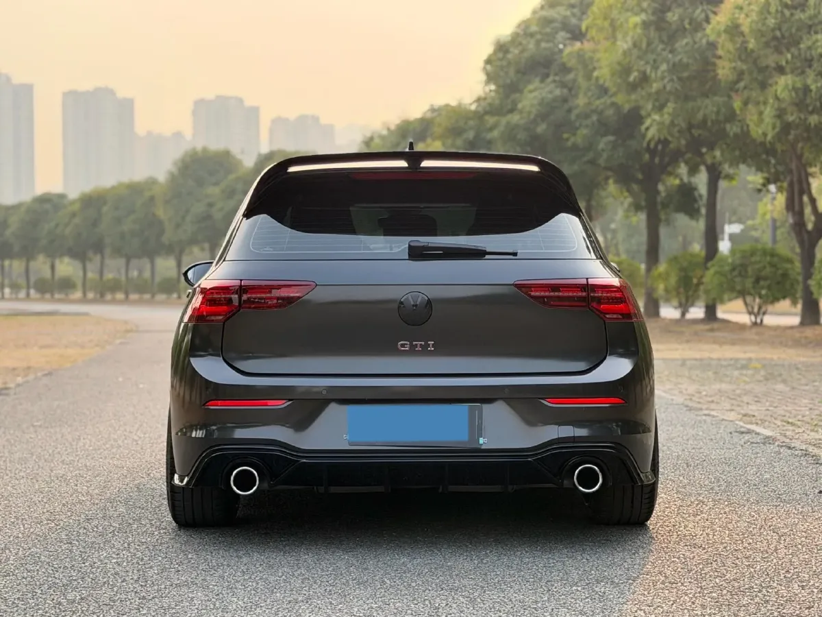 2023 Volkswagen GolfGTI 2.0T 220HP L4 7DCT,autocango,china used car exporter,china ev exporter,chinese used car exporter,chinese used ev exporter