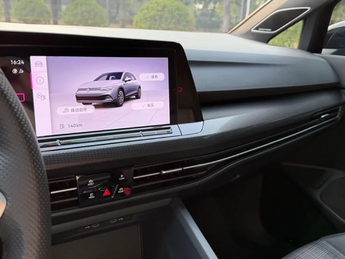 2023 Volkswagen GolfGTI 2.0T 220HP L4 7DCT,autocango,china used car exporter,china ev exporter,chinese used car exporter,chinese used ev exporter