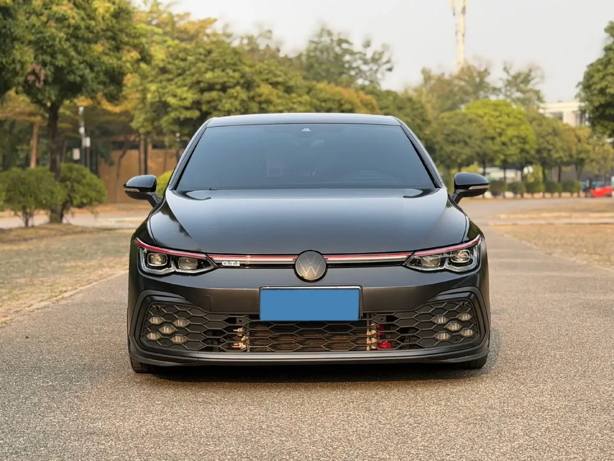 2023 Volkswagen GolfGTI 2.0T 220HP L4 7DCT,autocango,china used car exporter,china ev exporter,chinese used car exporter,chinese used ev exporter