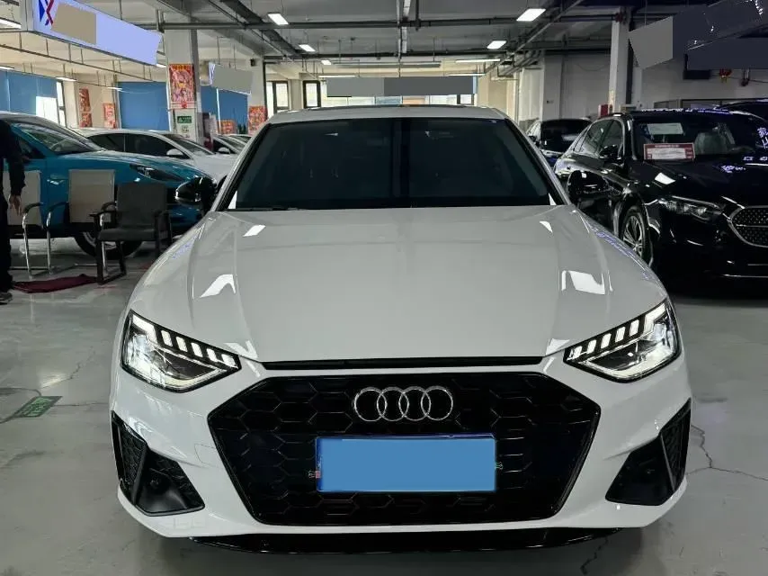 2023 Audi A4L 2.0T 190HP L4 7DCT,autocango,china used car exporter,china ev exporter,chinese used car exporter,chinese used ev exporter