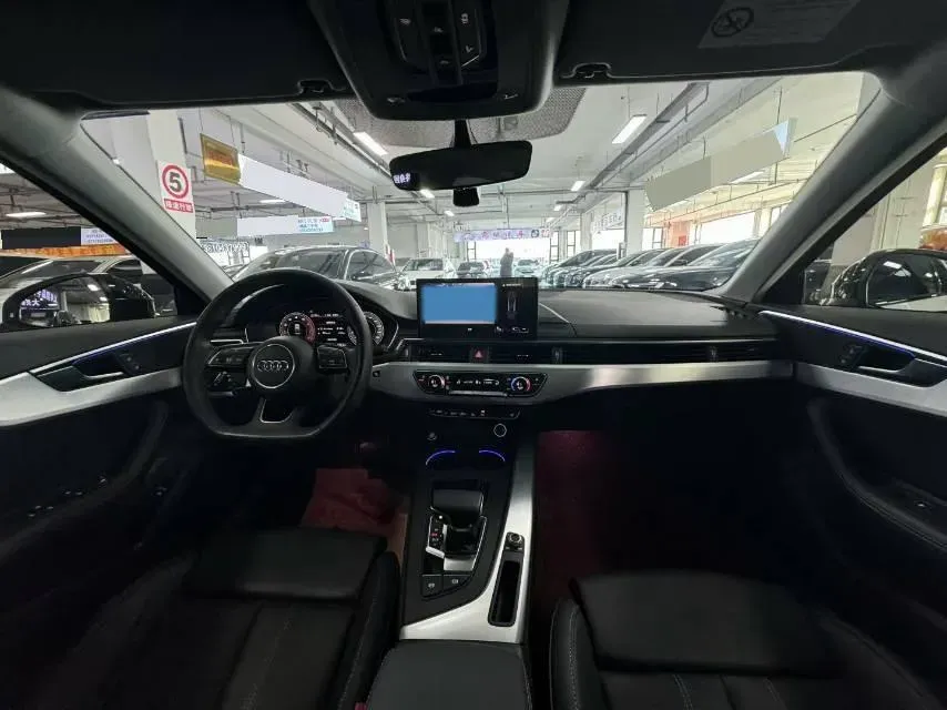 2023 Audi A4L 2.0T 190HP L4 7DCT,autocango,china used car exporter,china ev exporter,chinese used car exporter,chinese used ev exporter