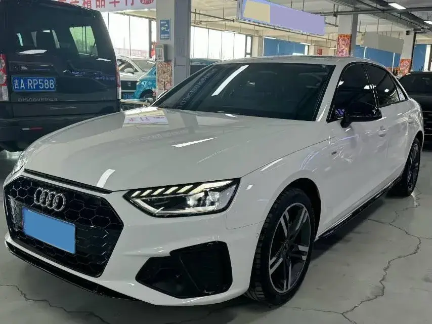 2023 Audi A4L 2.0T 190HP L4 7DCT