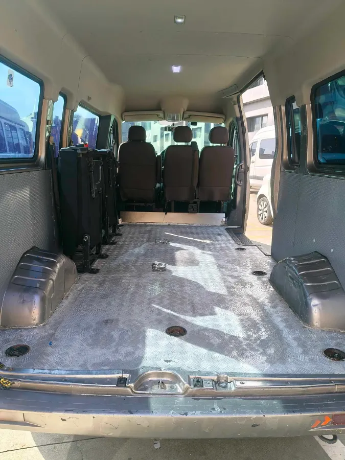 2020 MAXUS XinTu V80 2.5T 136HP L4 6MT,autocango,china used car exporter,china ev exporter,chinese used car exporter,chinese used ev exporter