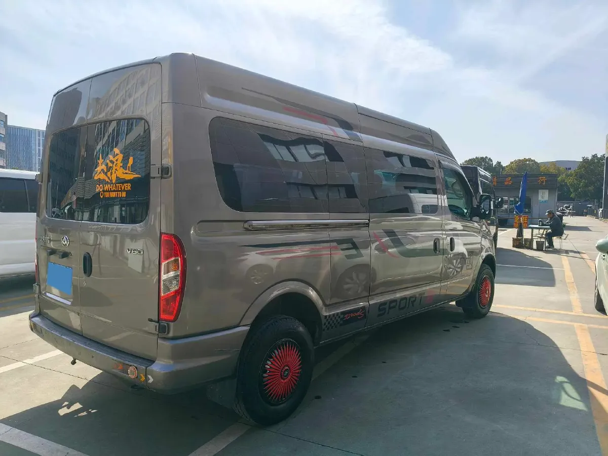 2020 MAXUS XinTu V80 2.5T 136HP L4 6MT,autocango,china used car exporter,china ev exporter,chinese used car exporter,chinese used ev exporter