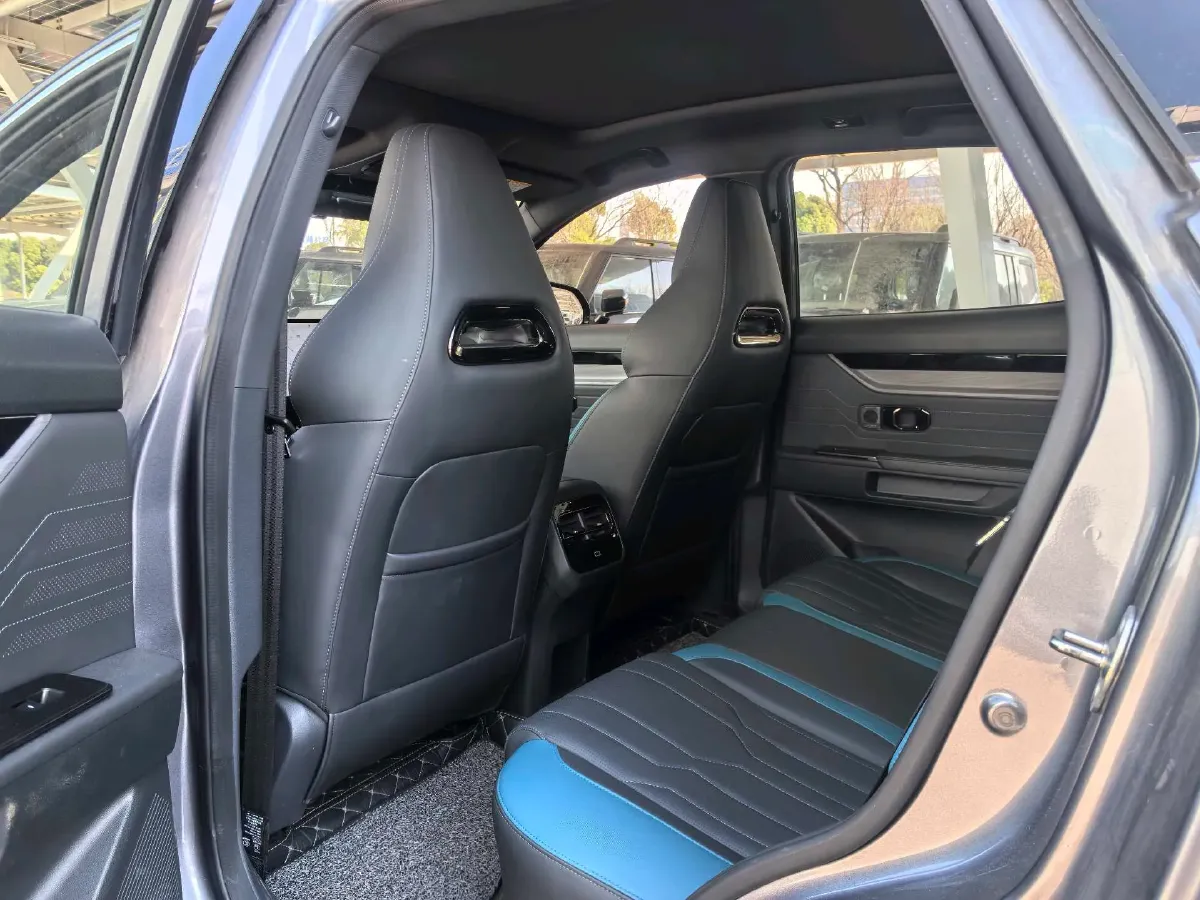 2024 Jetour ShanHai L6 1.5T 156HP L4 1DHT PHEV 19.43KWH,autocango,china used car exporter,china ev exporter,chinese used car exporter,chinese used ev exporter