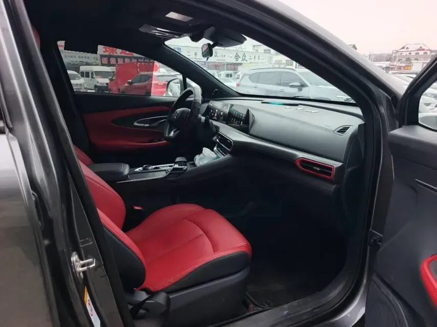 2020 ChangAn UNI-T 1.5T 180HP L4 7DCT,autocango,china used car exporter,china ev exporter,chinese used car exporter,chinese used ev exporter