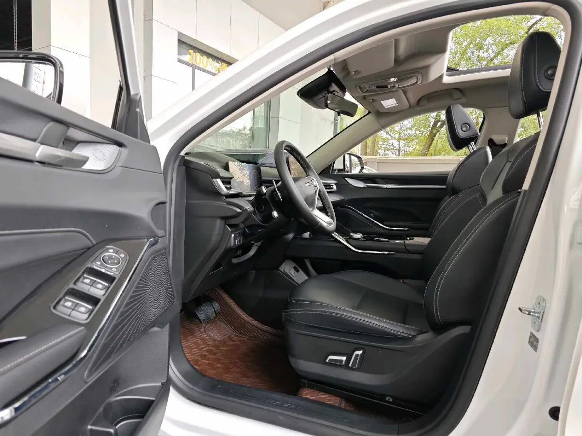 2021 Haval H6 2.0T 211HP L4 7DCT,autocango,china used car exporter,china ev exporter,chinese used car exporter,chinese used ev exporter