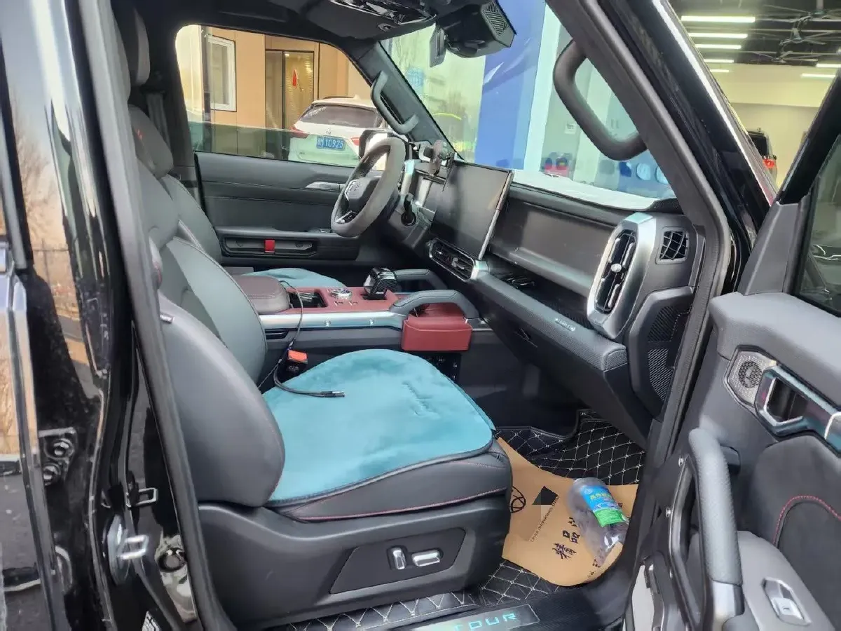 2024 Jetour ShanHai TravellerC-DM 1.5T 156HP L4 3DHT PHEV 43.24KWH,autocango,china used car exporter,china ev exporter,chinese used car exporter,chinese used ev exporter