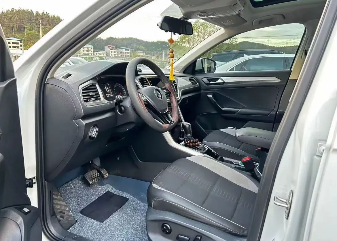 2019 Volkswagen T-Roc 1.4T 150HP L4 7DCT,autocango,china used car exporter,china ev exporter,chinese used car exporter,chinese used ev exporter
