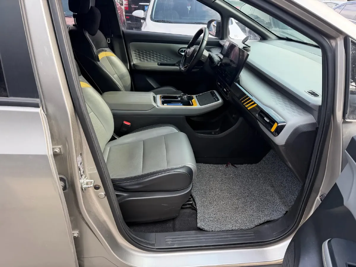 2022 Geely Okavango 1.8T 184HP L4 7DCT,autocango,china used car exporter,china ev exporter,chinese used car exporter,chinese used ev exporter