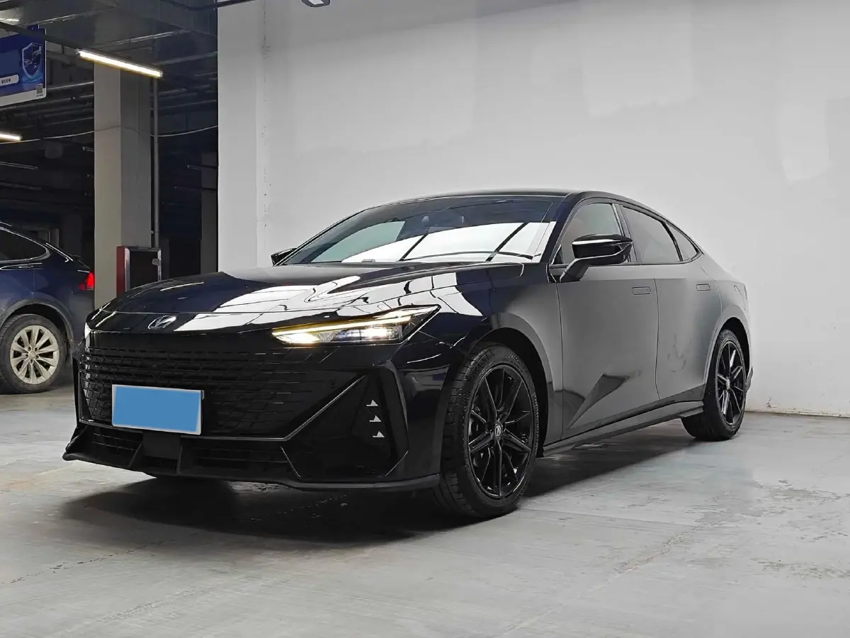 2022 ChangAn UNI-V 1.5T 188HP L4 7DCT