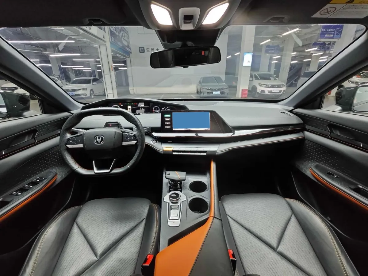 2022 ChangAn UNI-V 1.5T 188HP L4 7DCT,autocango,china used car exporter,china ev exporter,chinese used car exporter,chinese used ev exporter