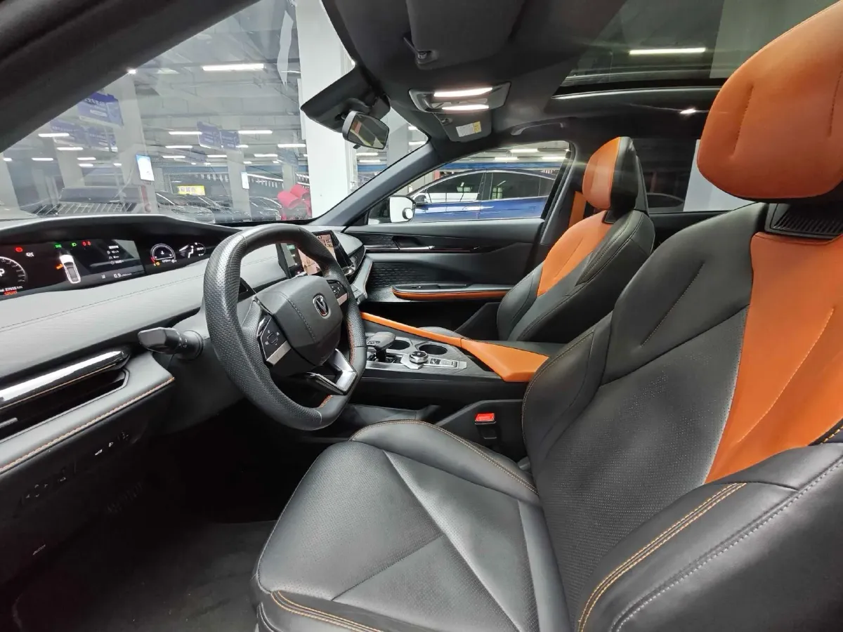 2022 ChangAn UNI-V 1.5T 188HP L4 7DCT,autocango,china used car exporter,china ev exporter,chinese used car exporter,chinese used ev exporter