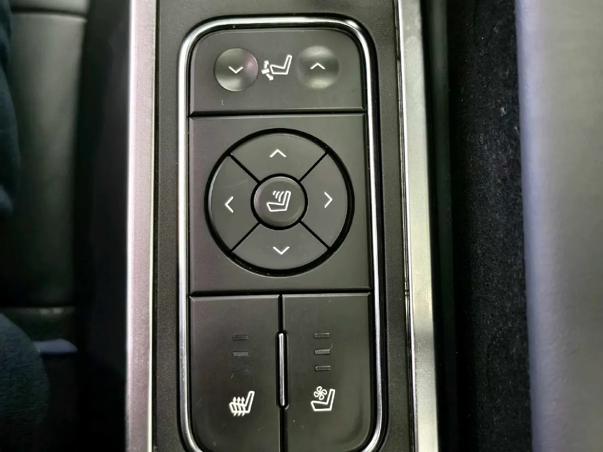 2023 GAC Trumpchi M8 2.0T 252HP L4 8AT,autocango,china used car exporter,china ev exporter,chinese used car exporter,chinese used ev exporter