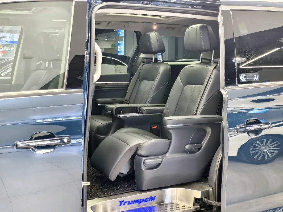 2023 GAC Trumpchi M8 2.0T 252HP L4 8AT,autocango,china used car exporter,china ev exporter,chinese used car exporter,chinese used ev exporter