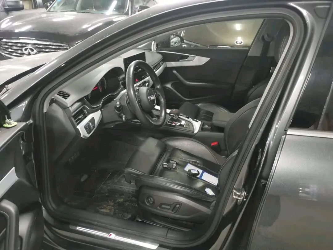 2022 Audi A4L 2.0T 190HP L4 7DCT,autocango,china used car exporter,china ev exporter,chinese used car exporter,chinese used ev exporter