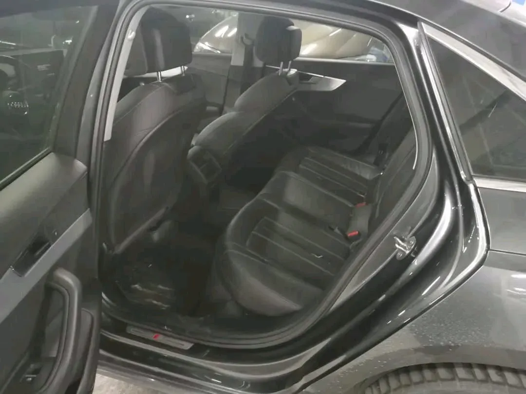 2022 Audi A4L 2.0T 190HP L4 7DCT,autocango,china used car exporter,china ev exporter,chinese used car exporter,chinese used ev exporter