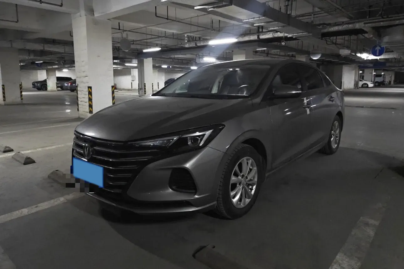 2022 ChangAn Eado 1.6L 128HP L4 5MT,autocango,china used car exporter,china ev exporter,chinese used car exporter,chinese used ev exporter