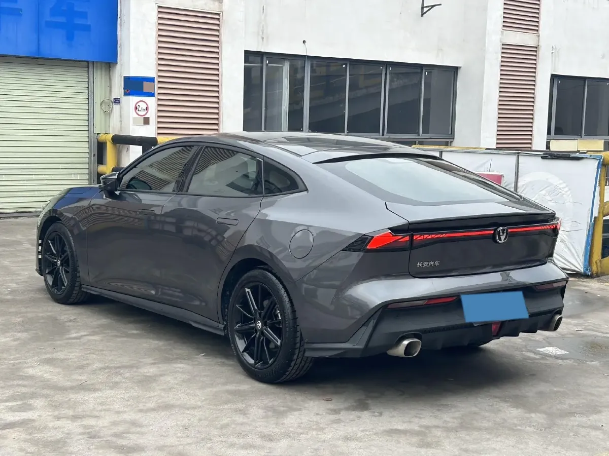 2022 ChangAn UNI-V 1.5T 188HP L4 7DCT,autocango,china used car exporter,china ev exporter,chinese used car exporter,chinese used ev exporter