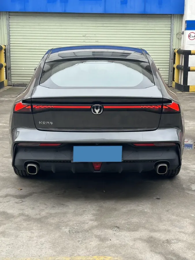 2022 ChangAn UNI-V 1.5T 188HP L4 7DCT,autocango,china used car exporter,china ev exporter,chinese used car exporter,chinese used ev exporter