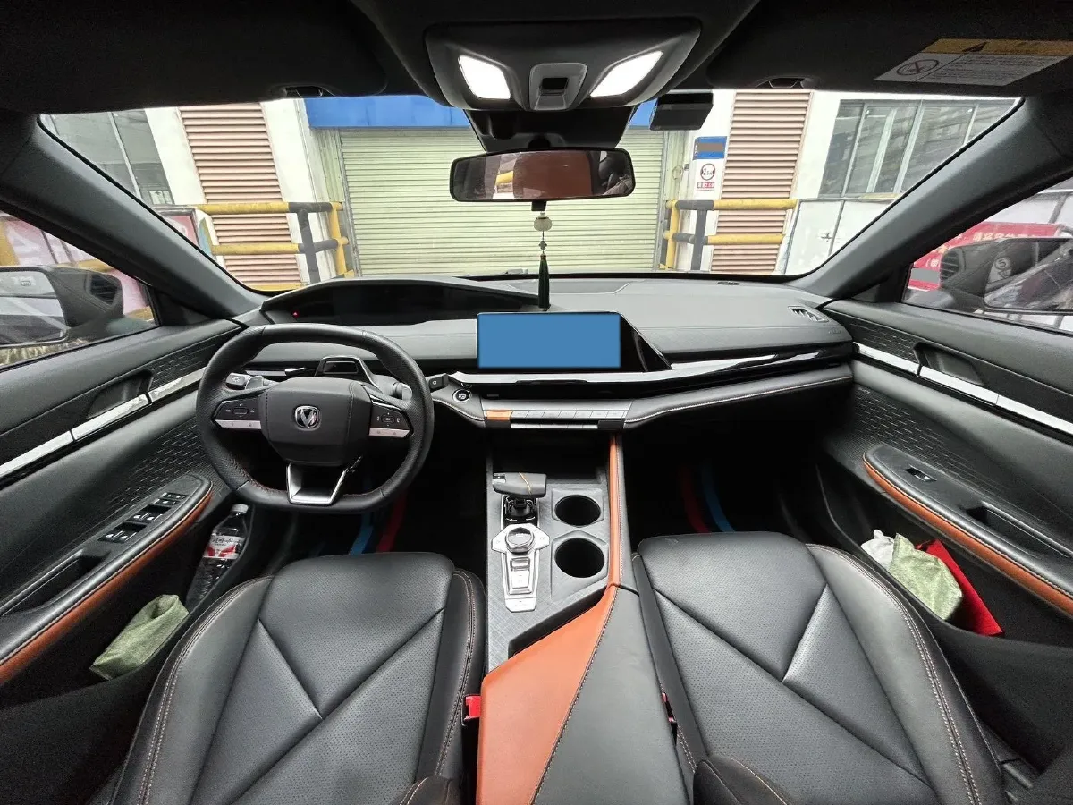 2022 ChangAn UNI-V 1.5T 188HP L4 7DCT,autocango,china used car exporter,china ev exporter,chinese used car exporter,chinese used ev exporter