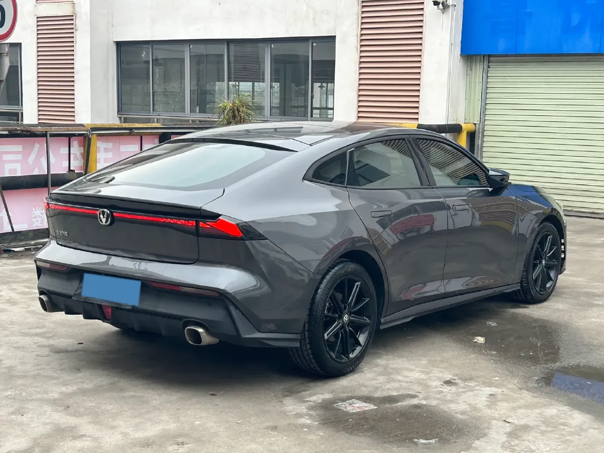 2022 ChangAn UNI-V 1.5T 188HP L4 7DCT,autocango,china used car exporter,china ev exporter,chinese used car exporter,chinese used ev exporter