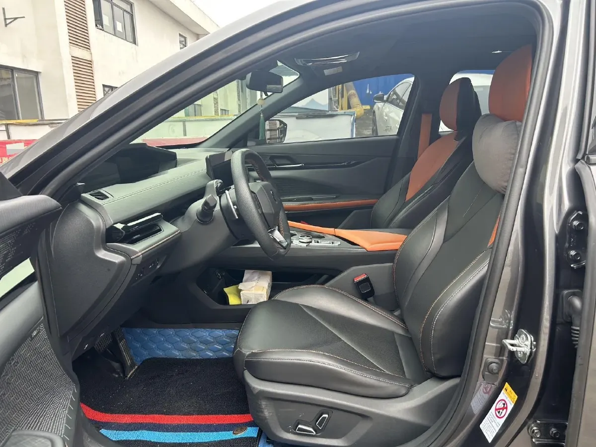 2022 ChangAn UNI-V 1.5T 188HP L4 7DCT,autocango,china used car exporter,china ev exporter,chinese used car exporter,chinese used ev exporter