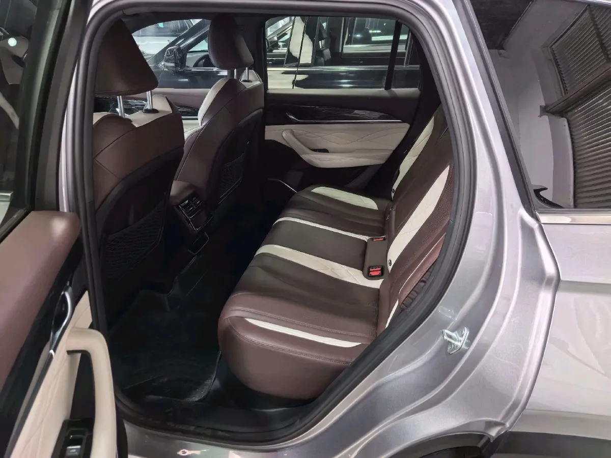 2021 Geely Monjaro 2.0T 218HP L4 7DCT,autocango,china used car exporter,china ev exporter,chinese used car exporter,chinese used ev exporter