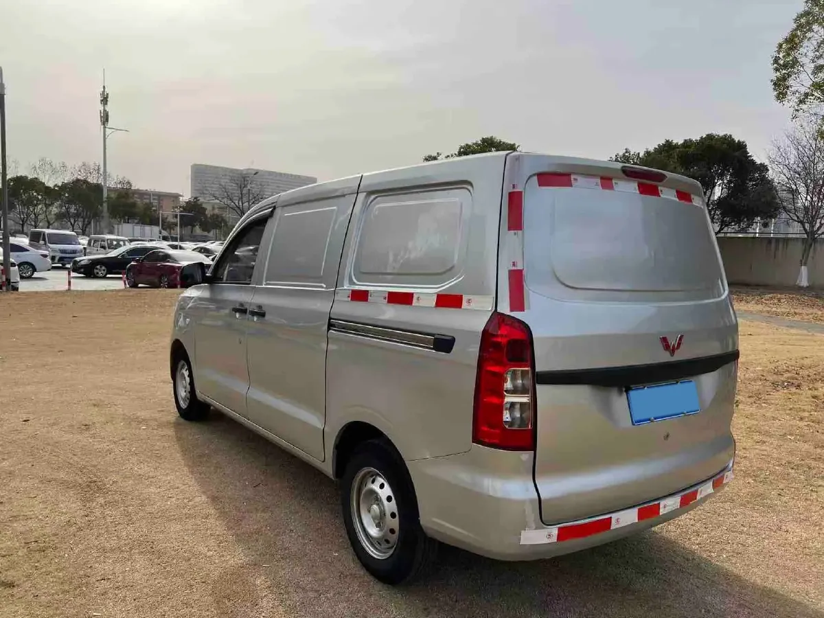 2019 WuLing HongGuang V 1.5L 99HP L4 6MT,autocango,china used car exporter,china ev exporter,chinese used car exporter,chinese used ev exporter