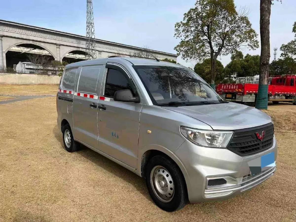 2019 WuLing HongGuang V 1.5L 99HP L4 6MT,autocango,china used car exporter,china ev exporter,chinese used car exporter,chinese used ev exporter