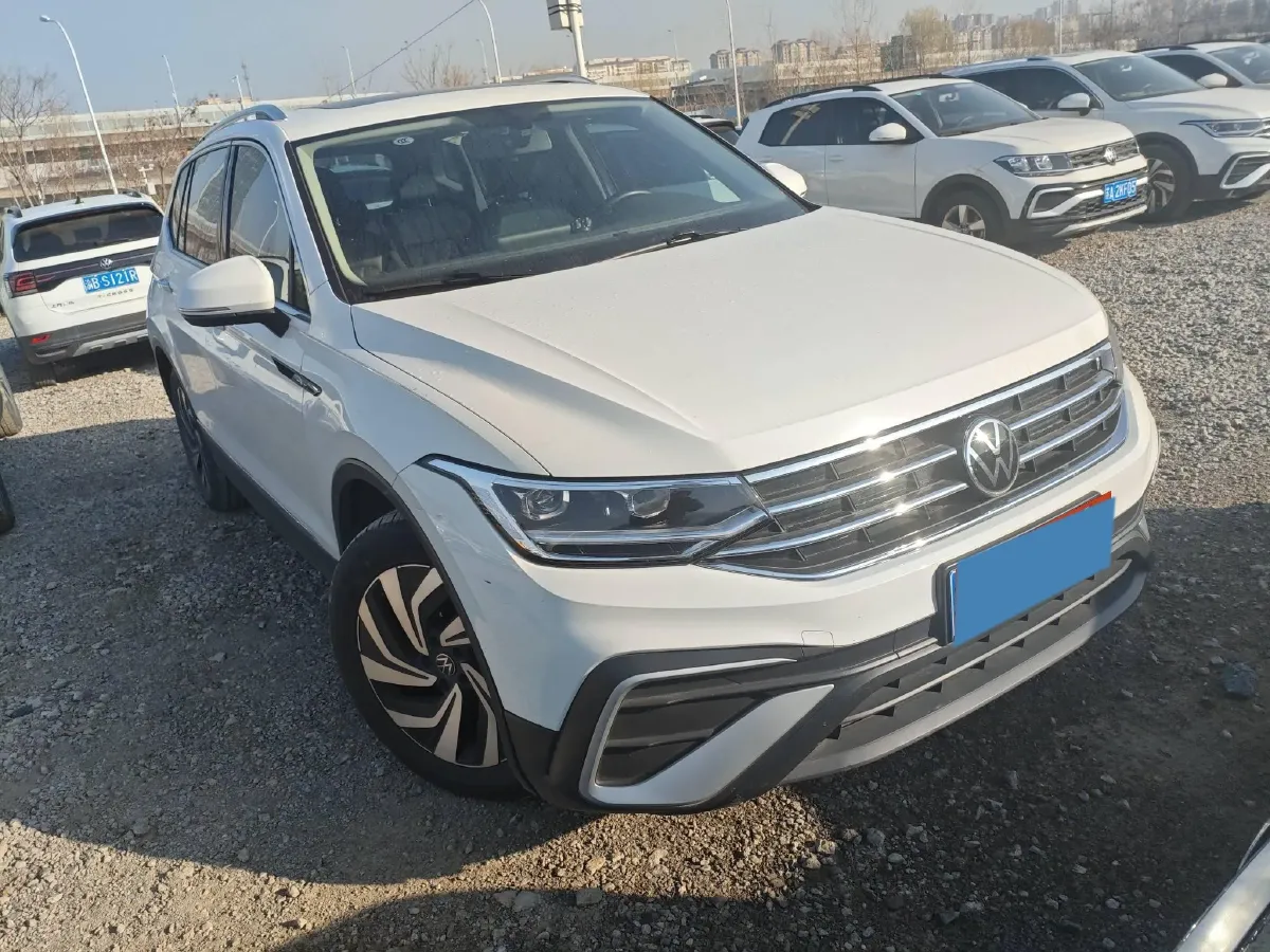 2023 Volkswagen Tiguan L 1.5T 160HP L4 7DCT,autocango,china used car exporter,china ev exporter,chinese used car exporter,chinese used ev exporter
