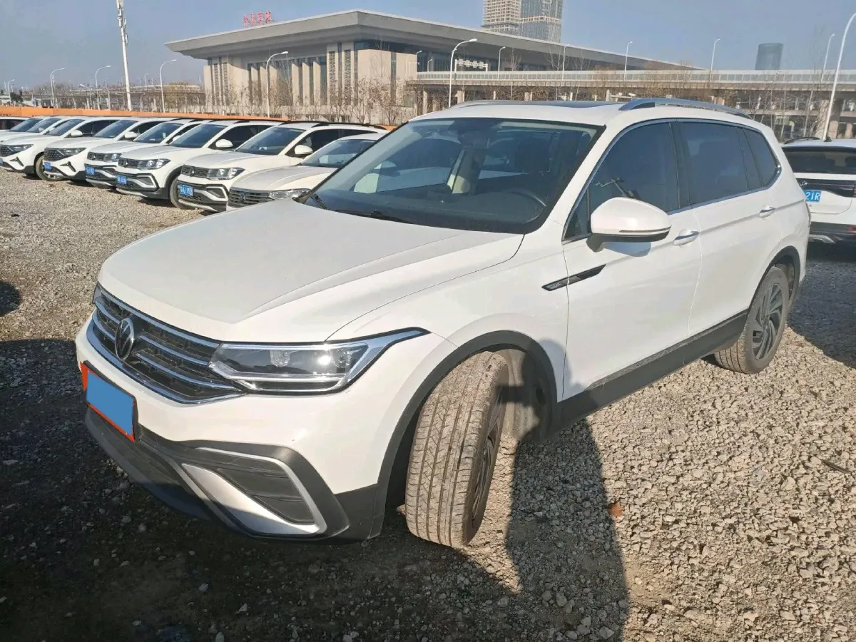 2023 Volkswagen Tiguan L 1.5T 160HP L4 7DCT,autocango,china used car exporter,china ev exporter,chinese used car exporter,chinese used ev exporter