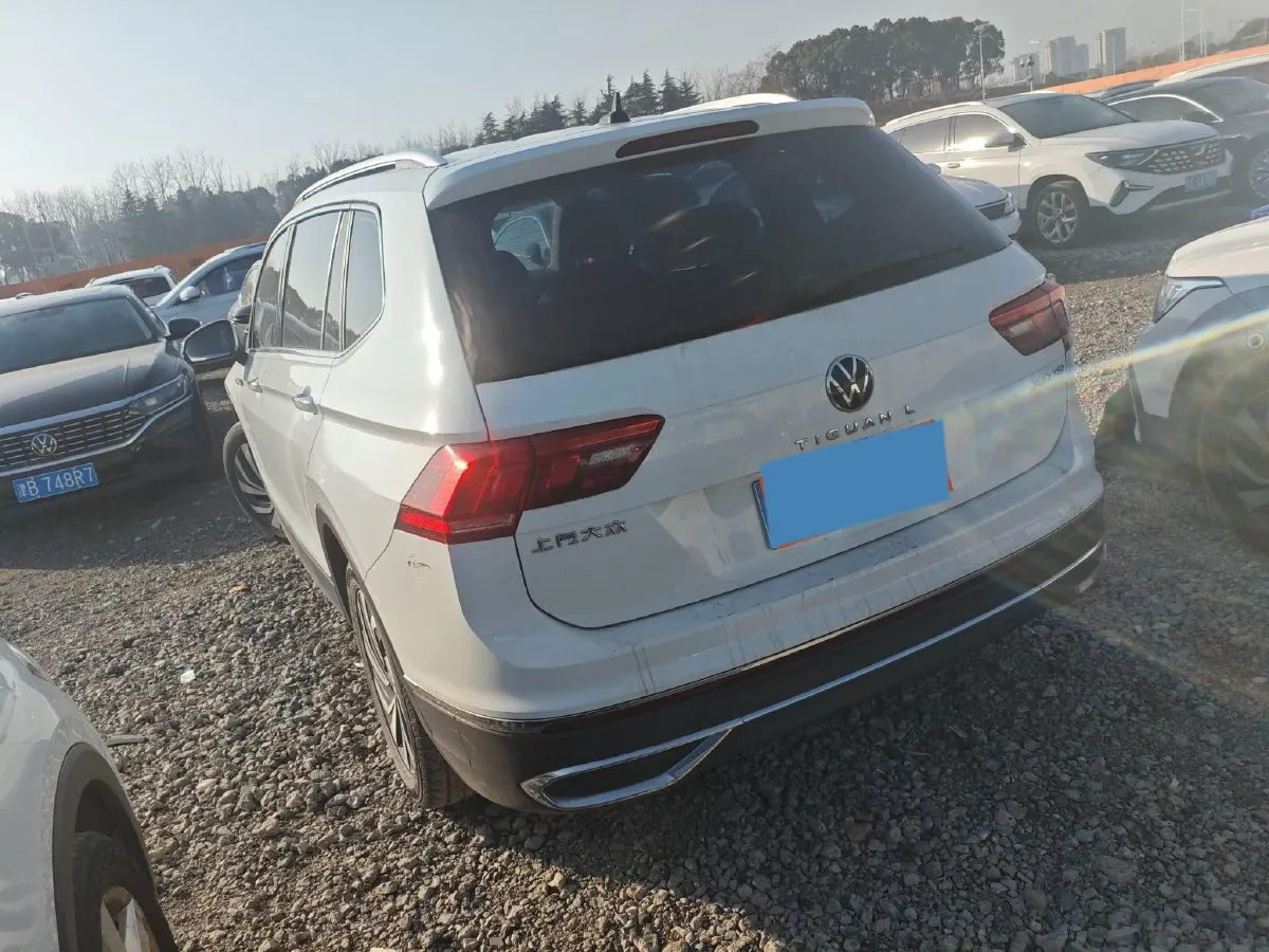 2023 Volkswagen Tiguan L 1.5T 160HP L4 7DCT,autocango,china used car exporter,china ev exporter,chinese used car exporter,chinese used ev exporter